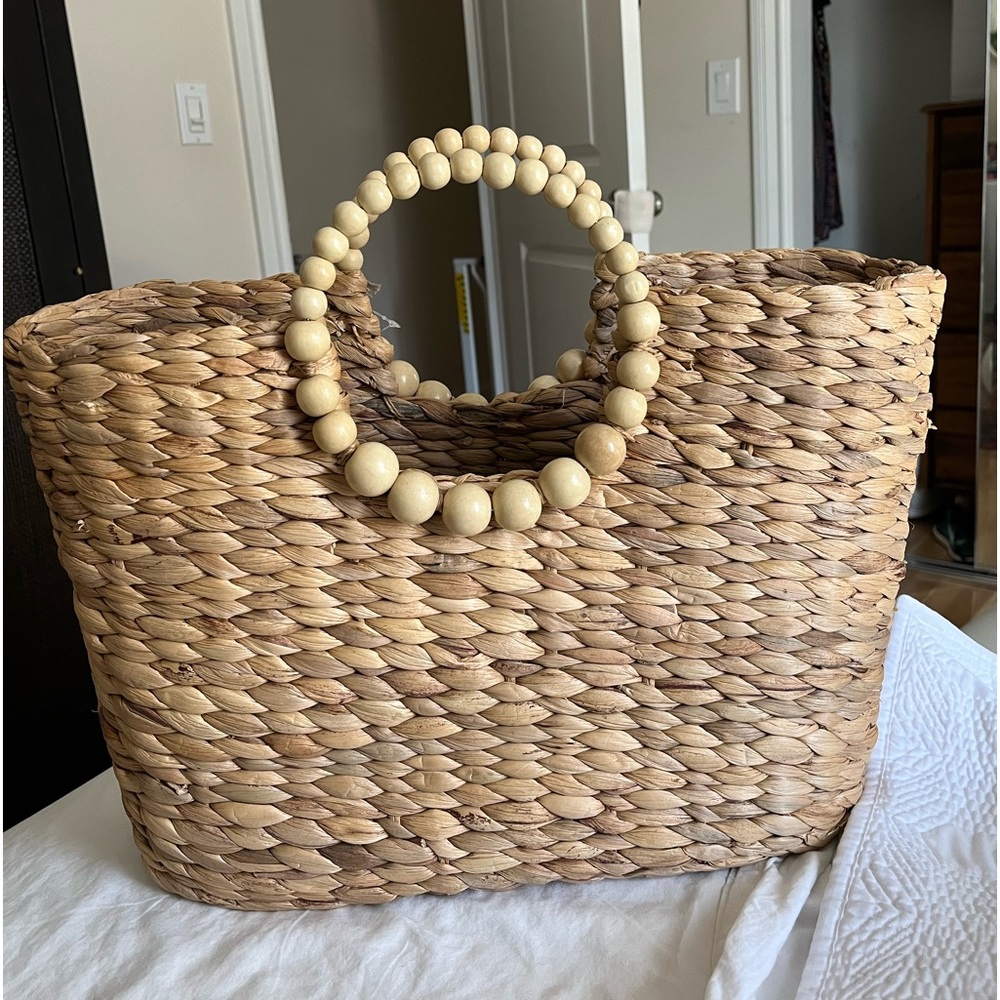 Never used straw tote bag.